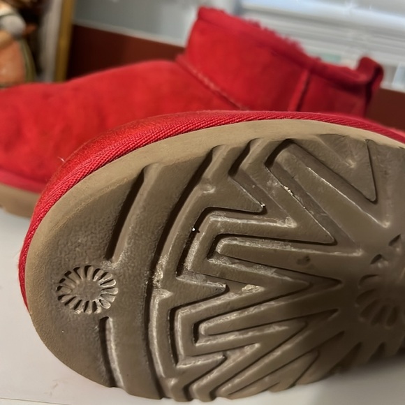 UGG Classic Ultra Mini Ribbon Women Boots Red Water-resistant Suede Size US 9 - Picture 4 of 6